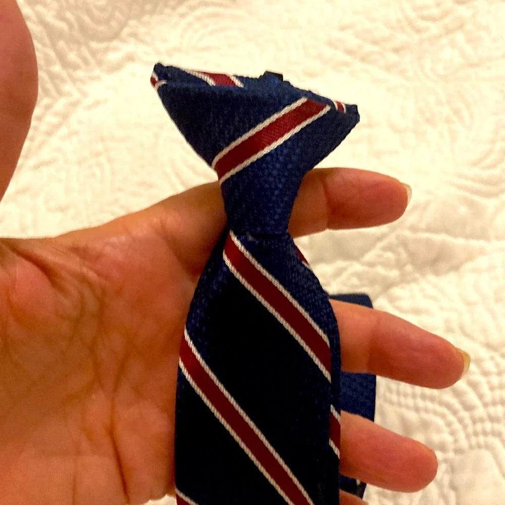 Clip on tie for boys size youth Medium Large